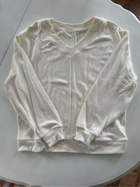 P'tula Cream V-Neck Sweater
